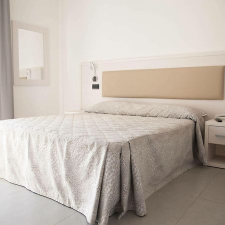 רימיני Residence Hotel Albachiara מראה חיצוני תמונה