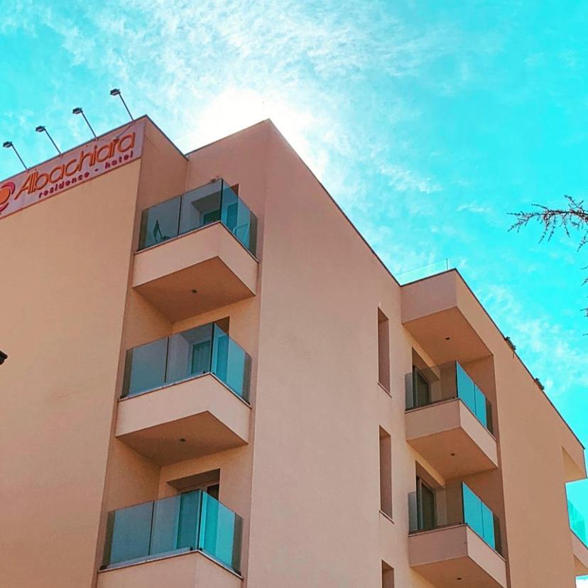 רימיני Residence Hotel Albachiara מראה חיצוני תמונה