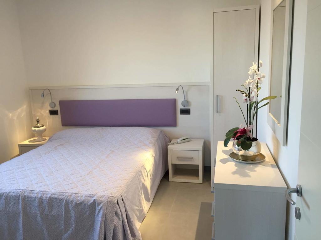 רימיני Residence Hotel Albachiara מראה חיצוני תמונה