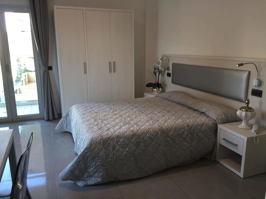 רימיני Residence Hotel Albachiara מראה חיצוני תמונה
