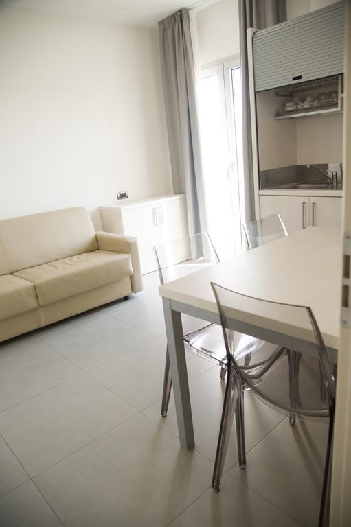 רימיני Residence Hotel Albachiara מראה חיצוני תמונה