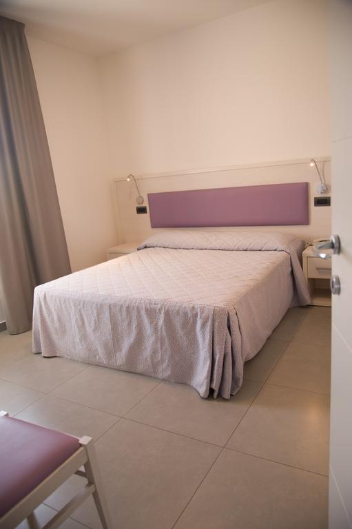 רימיני Residence Hotel Albachiara מראה חיצוני תמונה