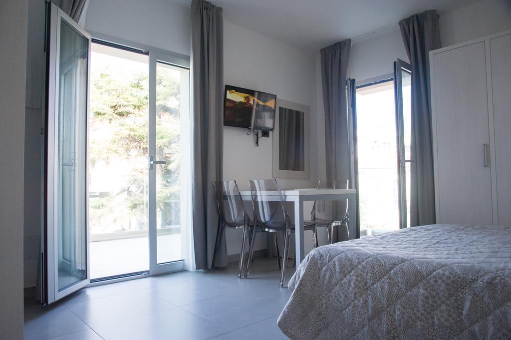 רימיני Residence Hotel Albachiara מראה חיצוני תמונה