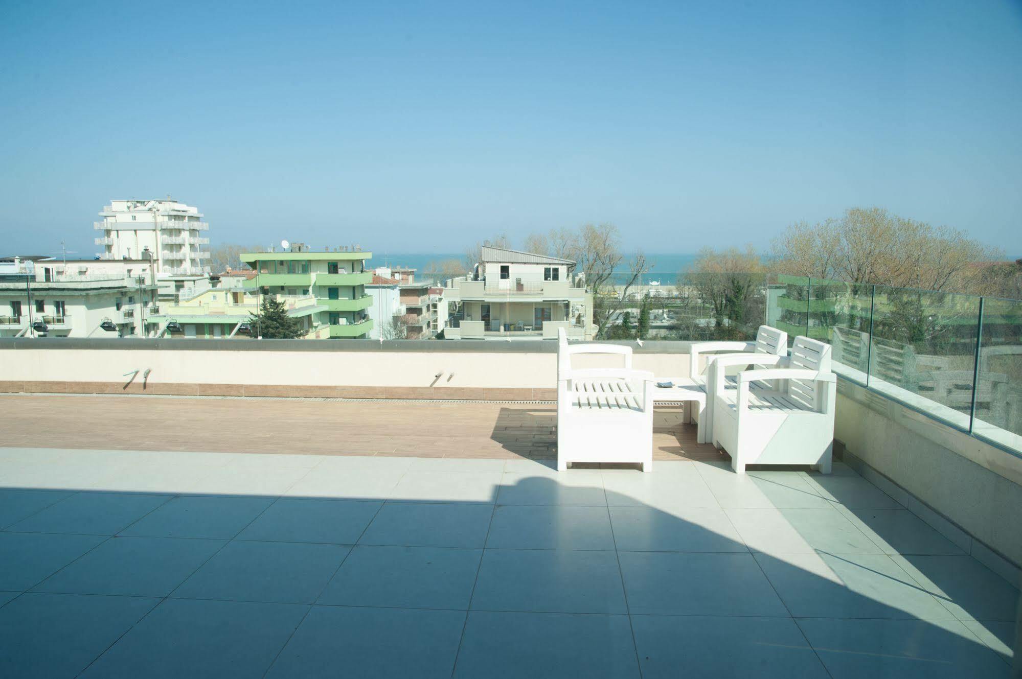 רימיני Residence Hotel Albachiara מראה חיצוני תמונה