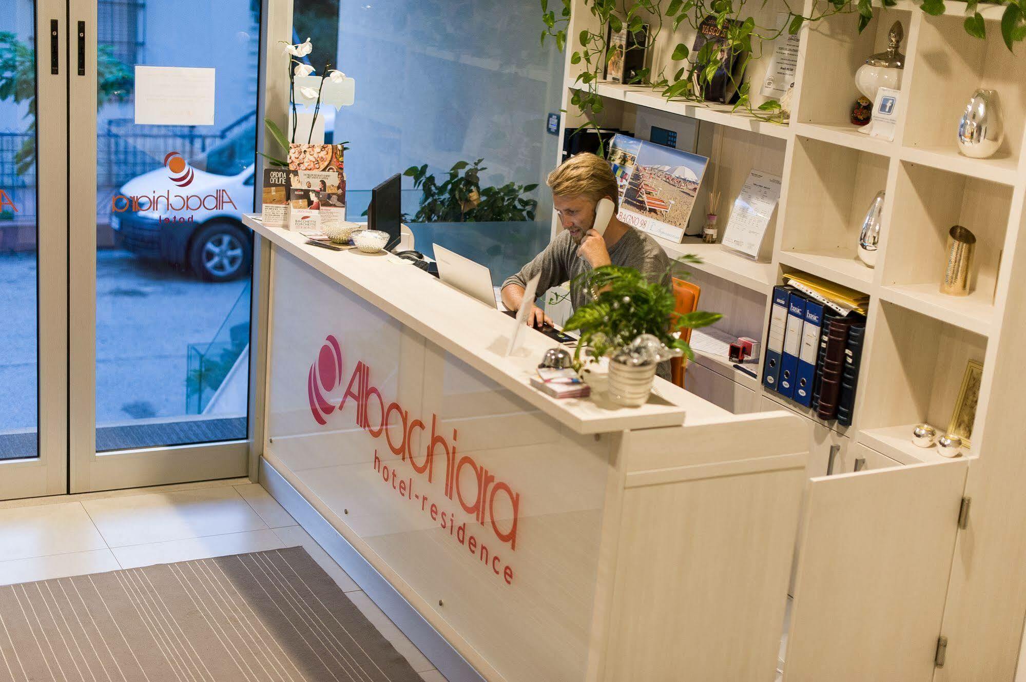 רימיני Residence Hotel Albachiara מראה חיצוני תמונה