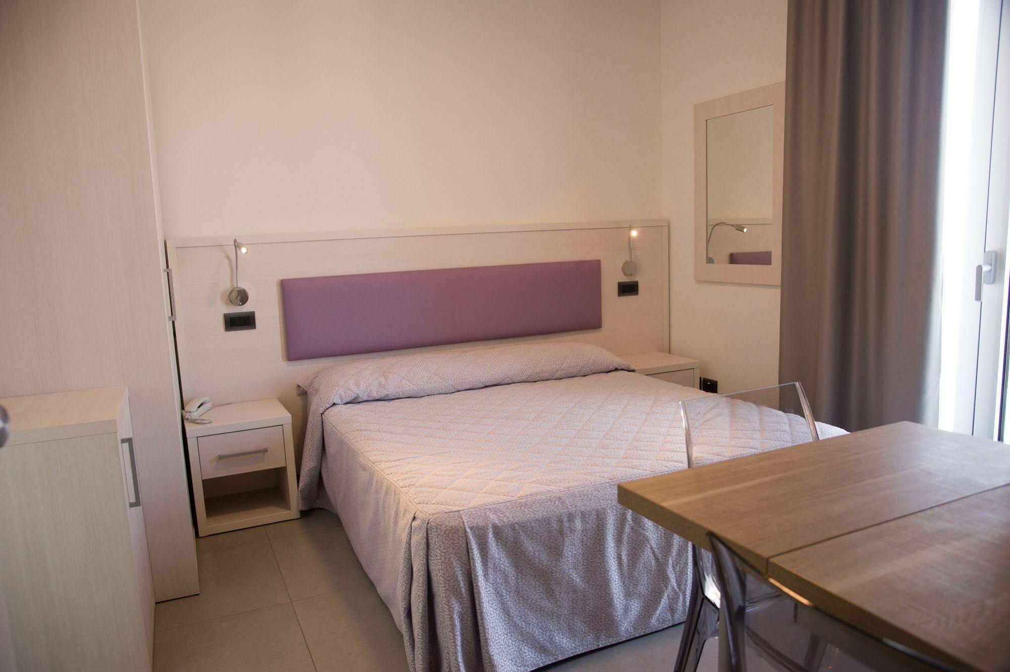 רימיני Residence Hotel Albachiara מראה חיצוני תמונה