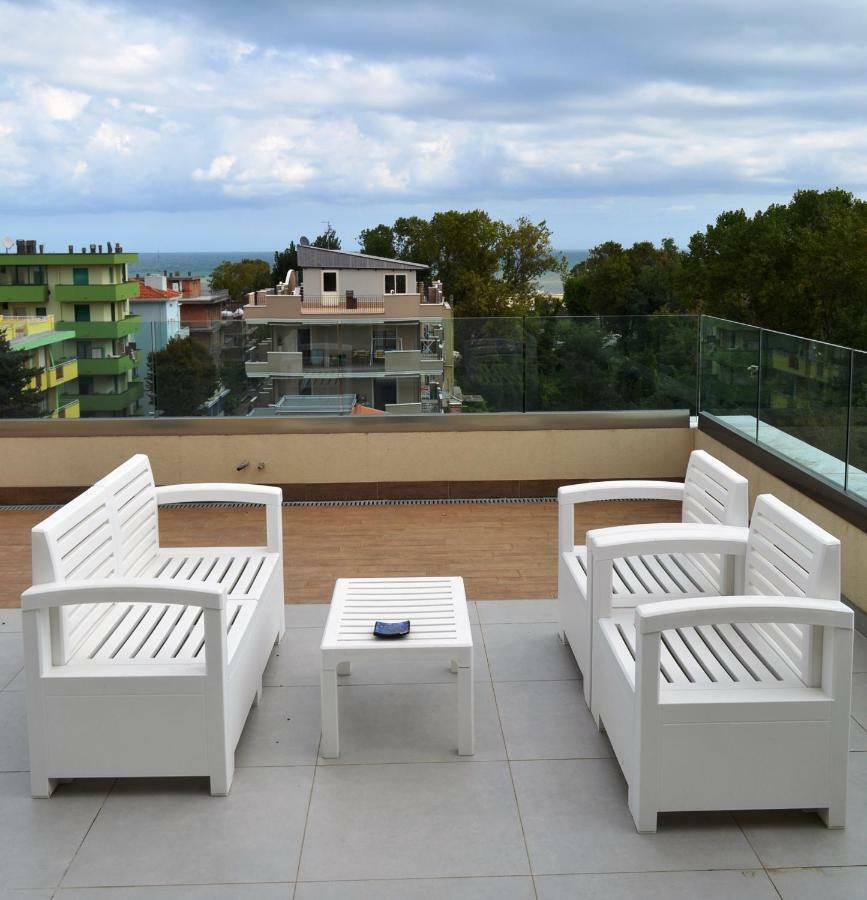 רימיני Residence Hotel Albachiara מראה חיצוני תמונה